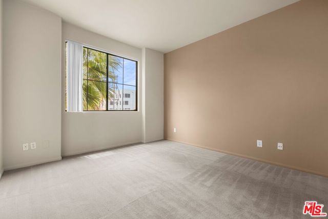 10275 Missouri Avenue, Los Angeles CA: https://media.crmls.org/mediaz/d53aa73a-2317-4da2-ba96-cd38aea72cf1.jpg