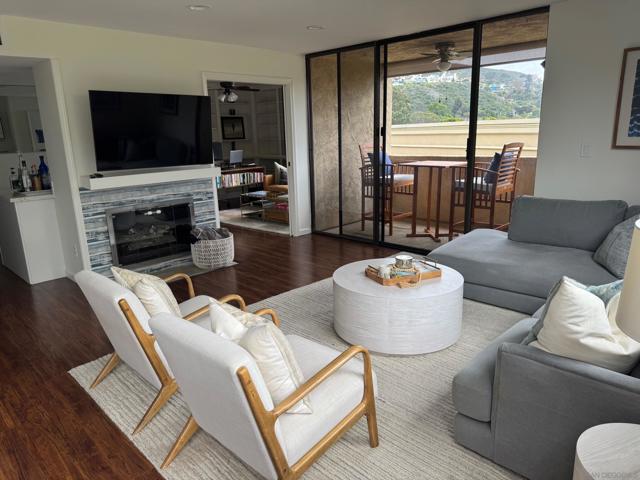2420 Torrey Pines Rd, La Jolla CA: https://media.crmls.org/mediaz/d53ac705-a3ea-45ce-b418-43249faf81dc.jpg