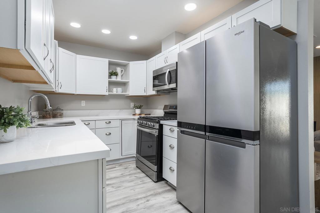 4242 Loma Riviera - photo 19