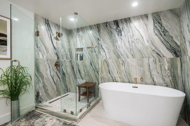 99 Camino Arroyo Place, Palm Desert CA: https://media.crmls.org/mediaz/d53b08c9-1b5a-4f58-91c5-aee61a93ca73.jpg