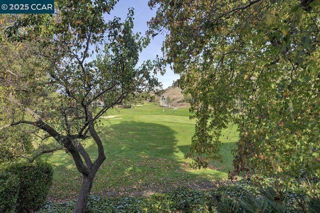 3350 Rossmoor Pkwy, Walnut Creek CA: https://media.crmls.org/mediaz/d53b488e-3284-4869-8fec-a4e5ac852b2e.jpg