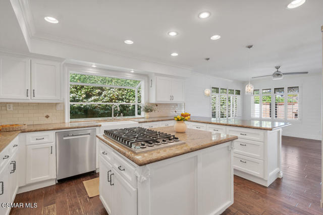 6344 Kerryhill Court, Agoura Hills CA: https://media.crmls.org/mediaz/d53c07bc-683c-4a1a-b7f1-5775d530040e.jpg