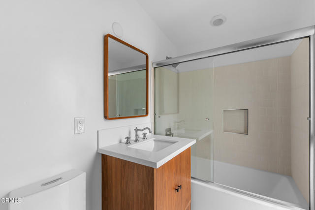 Detail Gallery Image 13 of 34 For 40851 Bob Hope Dr, Rancho Mirage,  CA 92270 - 3 Beds | 3 Baths