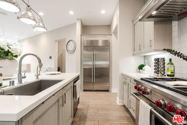 5929 Coral Place, Playa Vista CA: https://media.crmls.org/mediaz/d53c6dd3-7a59-4b51-a189-b3443ee6e99b.jpg