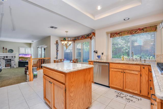 4528 Fallow Way, Antioch CA: https://media.crmls.org/mediaz/d53d0814-3986-4346-b047-7822744b8951.jpg