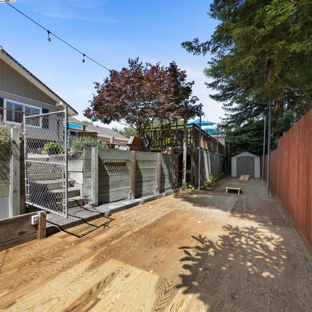 18767 Lamson Rd, Castro Valley CA: https://media.crmls.org/mediaz/d53d6aed-67a1-41bf-b32e-46b0d5a7678b.jpg