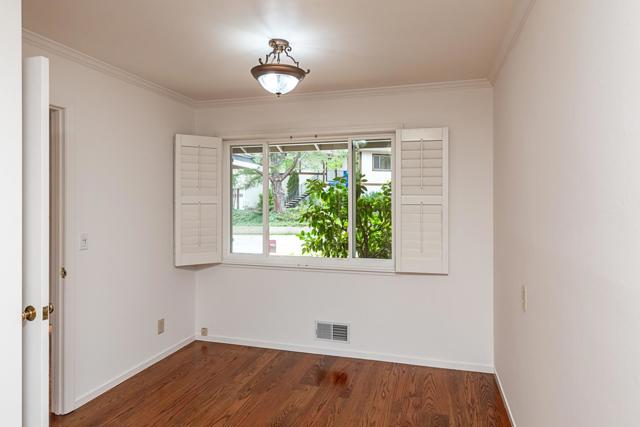 712 Foothill Drive, San Mateo CA: https://media.crmls.org/mediaz/d53da065-633a-4169-bb75-aca5be3725c1.jpg