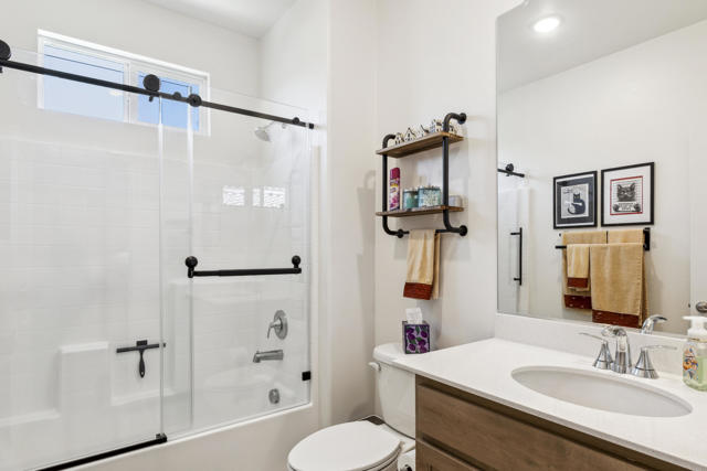 42801 Torno Place, Indio CA: https://media.crmls.org/mediaz/d53dba46-68ea-4a77-a816-05700146a2fe.jpg