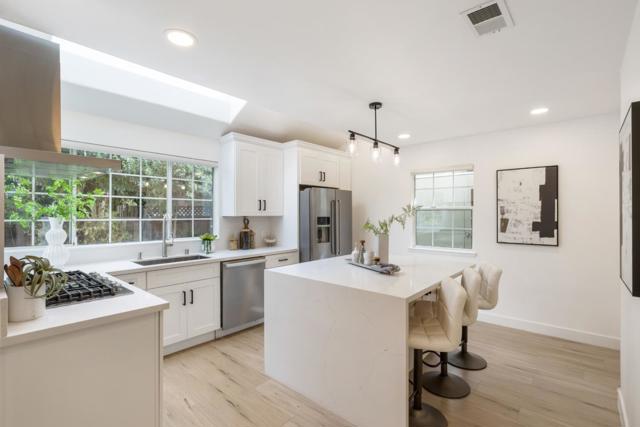 2064 Rialto Court, Mountain View CA: https://media.crmls.org/mediaz/d53e3598-d817-4554-a799-e9bbd71d4792.jpg