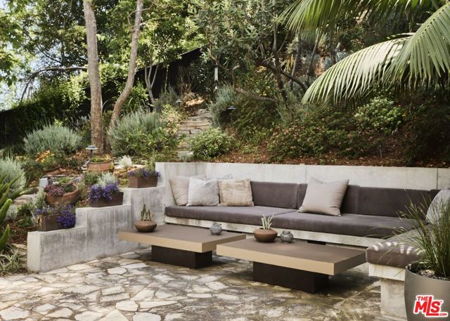 0 Willow Glen Road, Los Angeles CA: https://media.crmls.org/mediaz/d53f2c8b-0d7c-41c7-b127-829830acc465.jpg