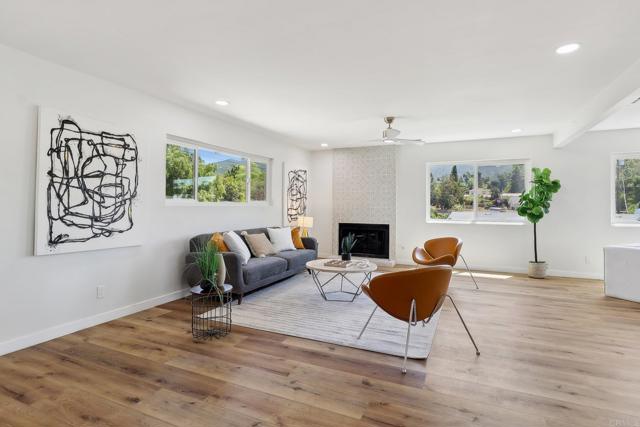Detail Gallery Image 8 of 69 For 1917 Friendly Dr, Vista,  CA 92084 - 4 Beds | 3 Baths