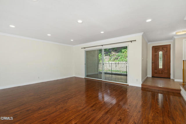 Detail Gallery Image 21 of 25 For 9503 via Venezia, Burbank,  CA 91504 - 3 Beds | 3 Baths