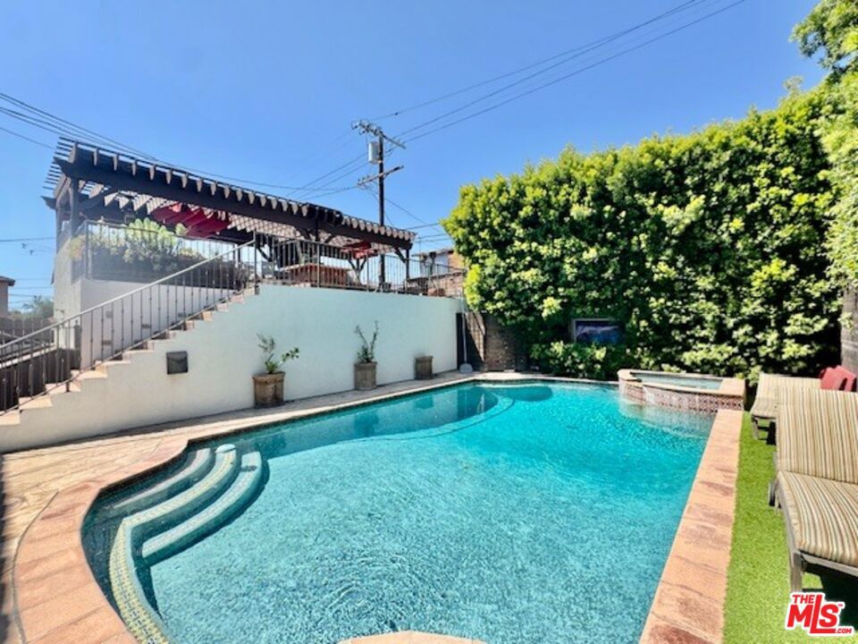 8283 W 4th Street
