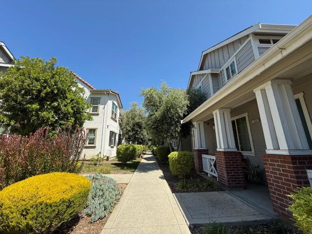 188 Caroline Lane, Gilroy CA: https://media.crmls.org/mediaz/d541293b-9523-4640-8135-4b53e44c0868.jpg