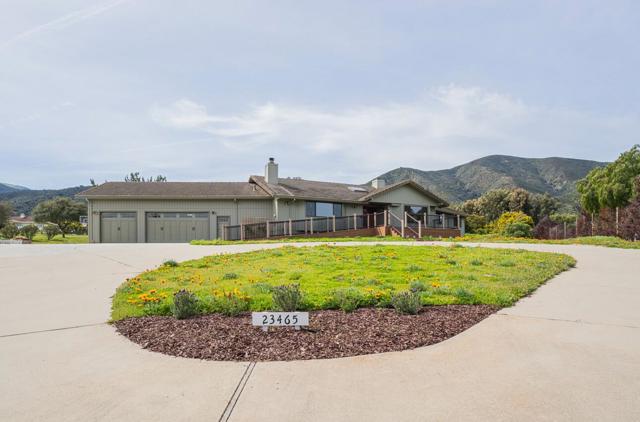 23465 Redding Circle, Salinas CA: https://media.crmls.org/mediaz/d541301f-05aa-489e-8fa3-d4fd85dfd20f.jpg