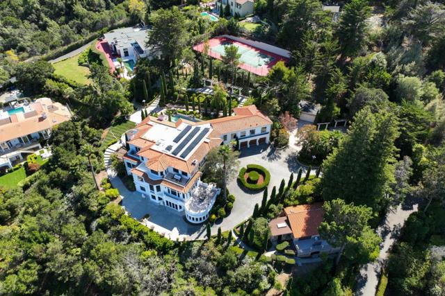 150 New Place Road, Hillsborough CA: https://media.crmls.org/mediaz/d541c051-28b9-417f-bdd3-ac09c475e8aa.jpg