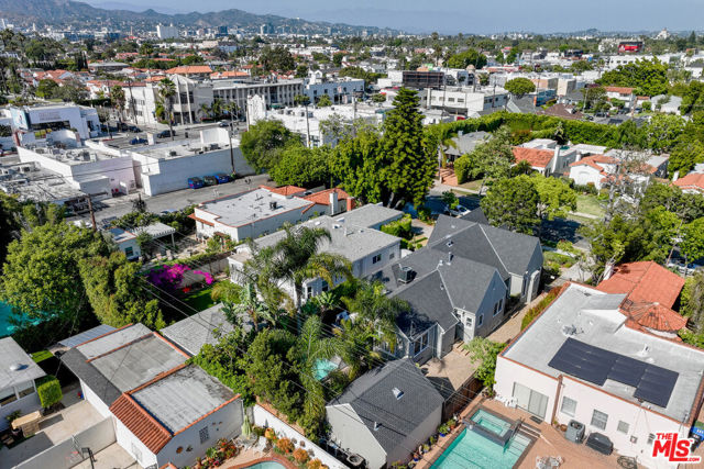 157 Poinsettia Place, Los Angeles, California 90036, 3 Bedrooms Bedrooms, ,2 BathroomsBathrooms,Single Family Residence,For Sale,Poinsettia,25499429