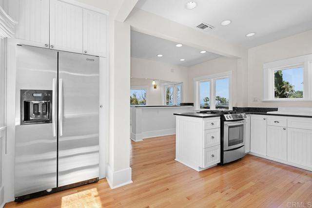 Detail Gallery Image 29 of 67 For 1654 Camino Del Mar Upper,  Del Mar,  CA 92014 - 3 Beds | 3 Baths