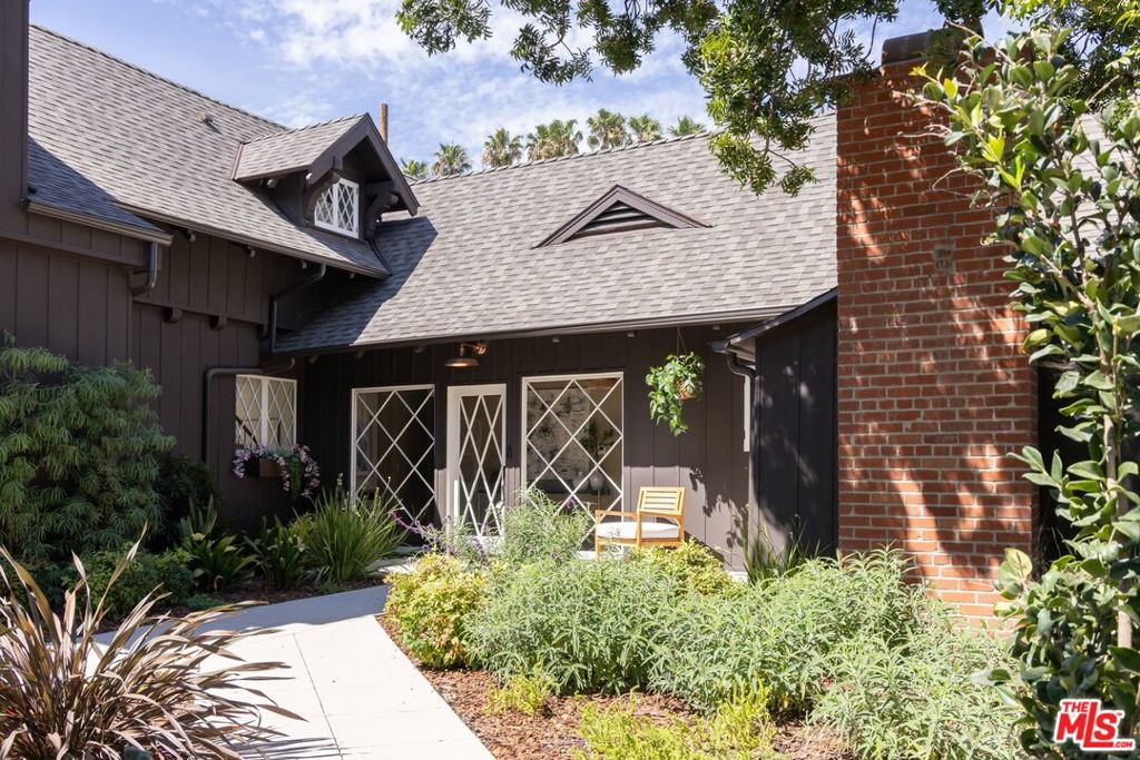 1635 N Genesee Avenue — Tudor