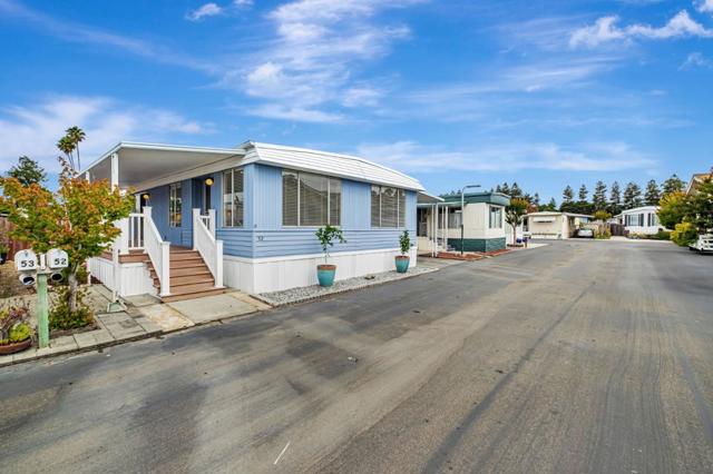 4425 Clares Street, Capitola CA: https://media.crmls.org/mediaz/d5457a34-a2c8-41cc-a2ba-0f13fbfd5b14.jpg