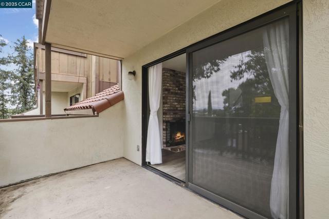 Sliding Door