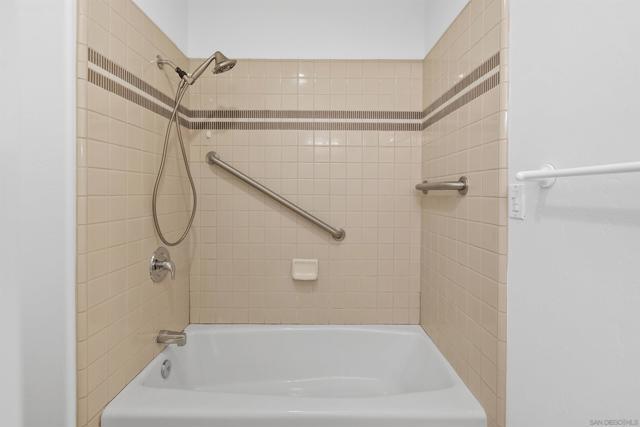 405 W Nutmeg St, San Diego CA: https://media.crmls.org/mediaz/d54619f5-a93f-49f3-a79e-f108916e9764.jpg