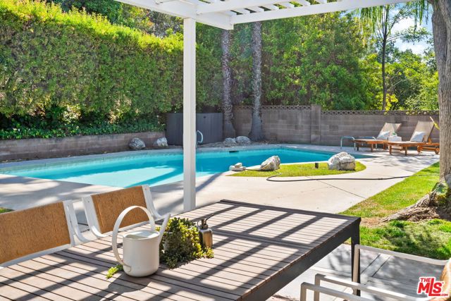 22946 Brenford Street, Woodland Hills CA: https://media.crmls.org/mediaz/d5465f00-995c-4bd3-a69b-dbb992303bbb.jpg