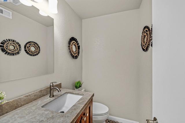 2864 El Capitan Dr, Pleasanton CA: https://media.crmls.org/mediaz/d5470abf-f3a2-4ef0-b2b7-e0797c61d693.jpg