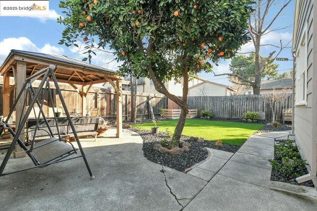 1711 D St, Antioch CA: https://media.crmls.org/mediaz/d54758a9-5434-4c81-998e-dce9a9fb0c71.jpg