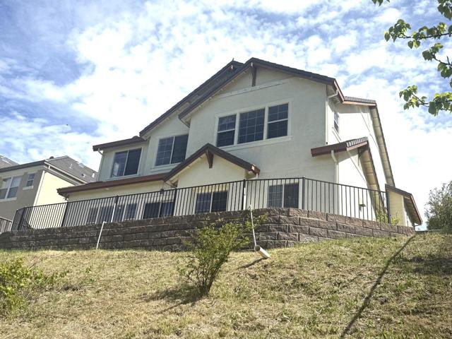 7862 Ridgeline Place, Dublin CA: https://media.crmls.org/mediaz/d5481c31-0c39-40ec-a65d-1d3d4747a824.jpg