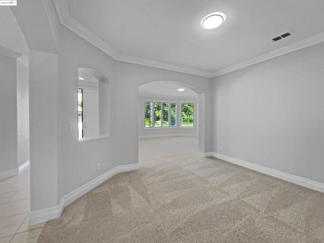 1127 Santa Margherita Way, Brentwood CA: https://media.crmls.org/mediaz/d5489e53-267e-4851-8f85-6073504a70bb.jpg