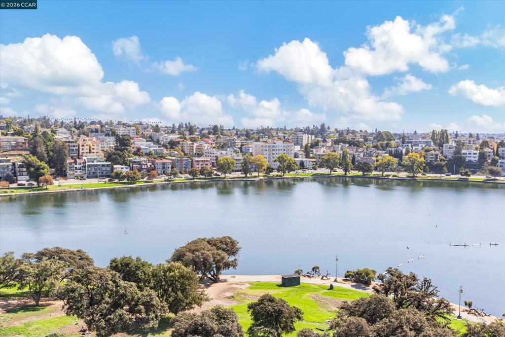 https://media.crmls.org/mediaz/d5490064-8261-43e0-bcc3-4ce61fa30b5d.jpg?preset=X-Large