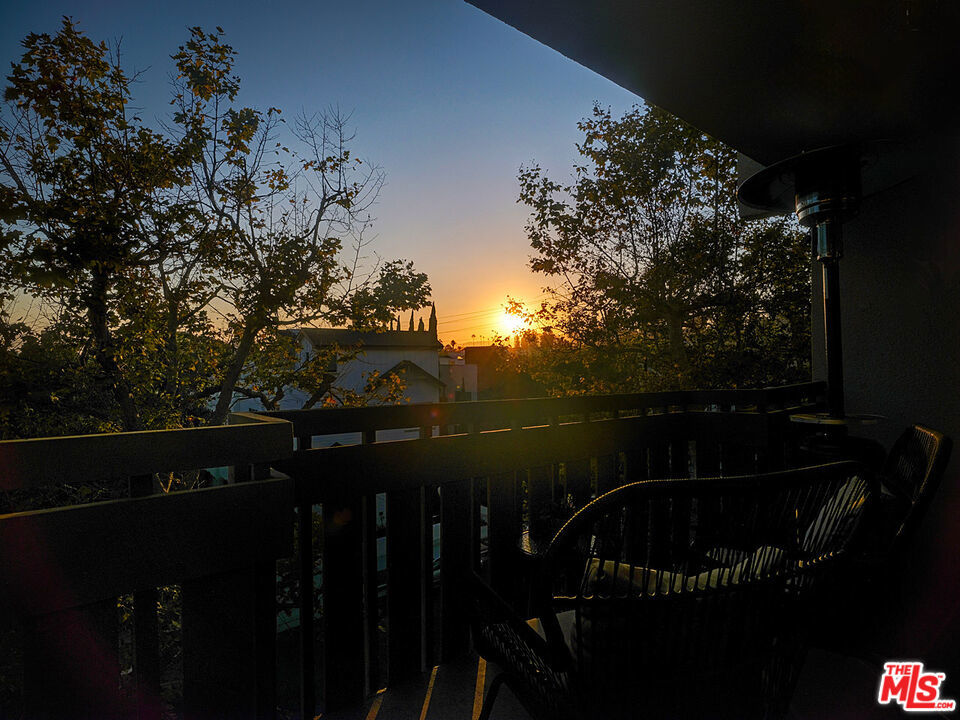https://media.crmls.org/mediaz/d54963ce-1818-4429-a3c8-cc79481eef39.jpg?preset=X-Large