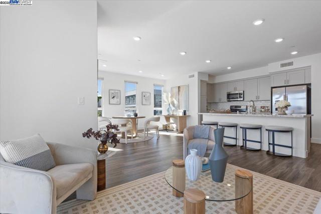 5925 Charlotte Dr, San Jose CA: https://media.crmls.org/mediaz/d5499080-2b33-405c-990d-3bd87f2ef201.jpg