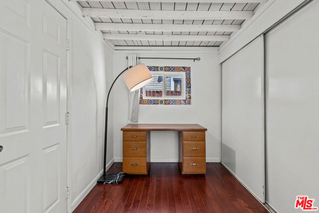 6841 Haywood Street, Tujunga CA: https://media.crmls.org/mediaz/d549924e-d84d-42a5-ae04-aed1feed261b.jpg