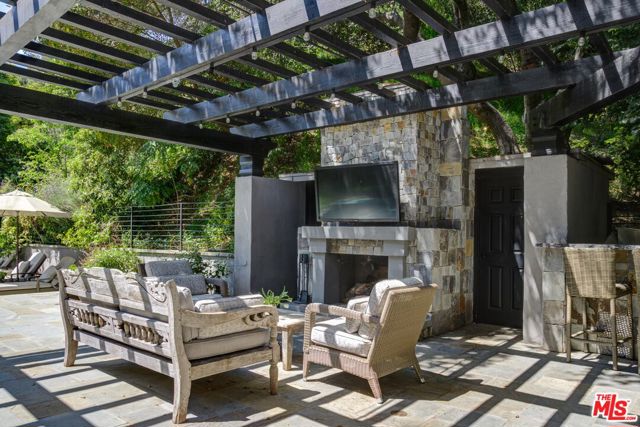 1857 Benedict Canyon Drive, Beverly Hills CA: https://media.crmls.org/mediaz/d549d3c1-6e3c-4118-a325-8e6721b37f88.jpg
