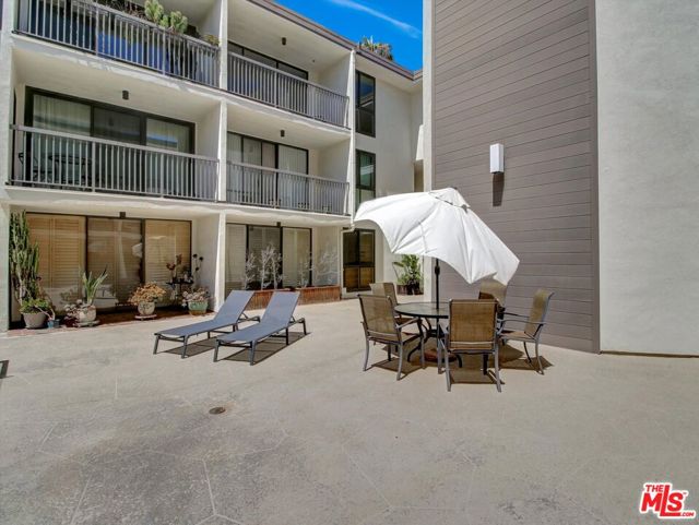 911 North Kings Road, 310 photo 23