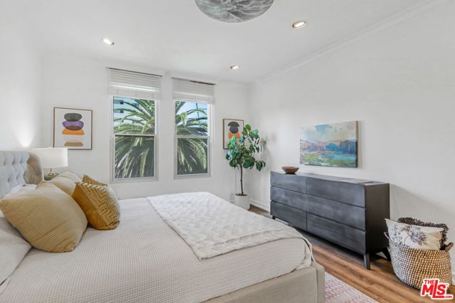 2 Bed Home for Sale in Santa Monica, California