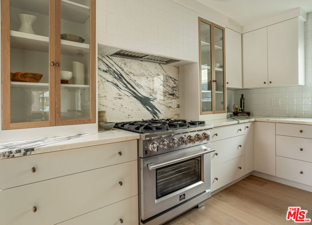 7609 Alverstone Avenue, Los Angeles CA: https://media.crmls.org/mediaz/d54bf45d-f3f6-42c0-b1de-ac5362a71f5e.jpg