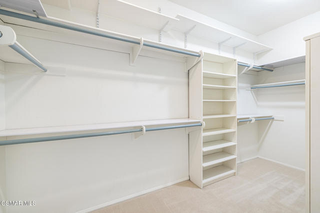 525 Myrtle Court, Oak Park CA: https://media.crmls.org/mediaz/d54d8b95-218a-4401-9fb3-724d2a8ee551.jpg