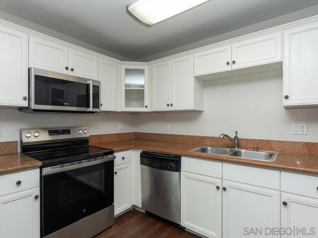6666 Beadnell Way - photo 10