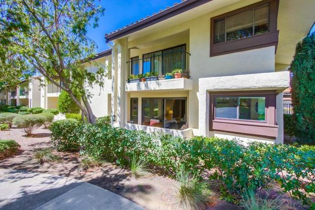 17637 Pomerado Rd, San Diego CA: https://media.crmls.org/mediaz/d54e511a-67b7-4f20-aaf8-3f95bebc8b6e.jpg