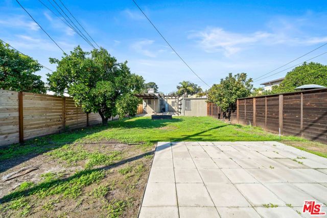 3000 Finch Street, Los Angeles CA: https://media.crmls.org/mediaz/d54e7035-e16c-466d-a33f-746cf8be76c6.jpg