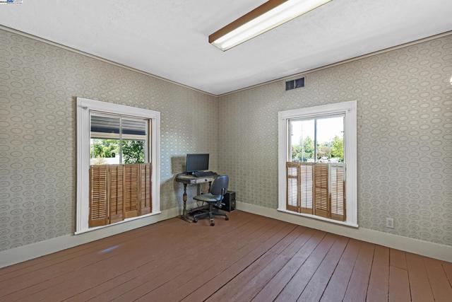 2211 College Avenue, Livermore CA: https://media.crmls.org/mediaz/d54e7cdc-ce13-4914-acad-acf61e9abadd.jpg