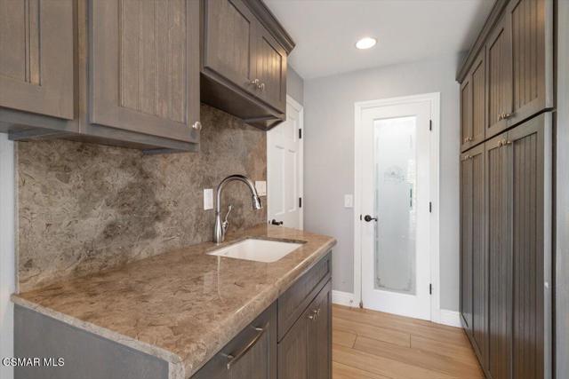 8445 Roseland Avenue, Moorpark CA: https://media.crmls.org/mediaz/d54eb611-47e4-48a0-9c39-07ec6ec56437.jpg