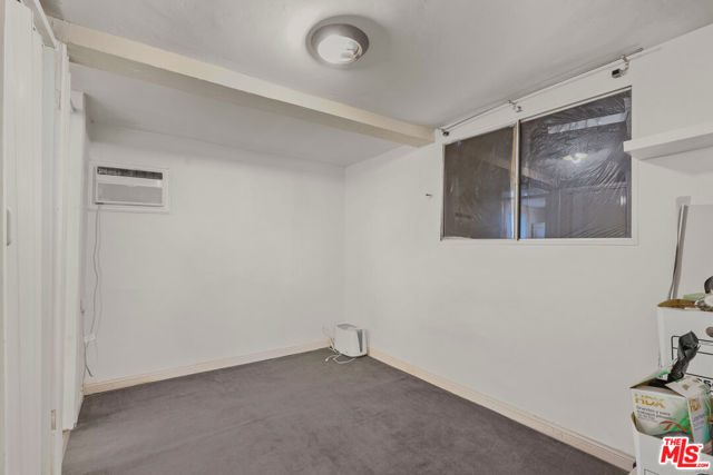 656 Parkman Avenue, Los Angeles CA: https://media.crmls.org/mediaz/d550c454-2e79-4f31-ab86-eb6ab34619e9.jpg