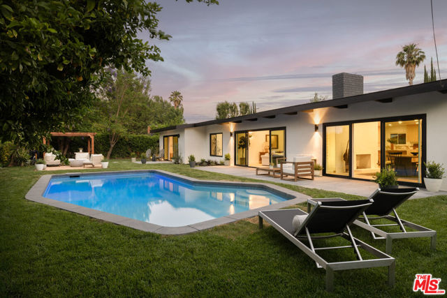 24211 Caris Street, Woodland Hills CA: https://media.crmls.org/mediaz/d550c785-522b-4618-a4b6-8788dbc9befe.jpg