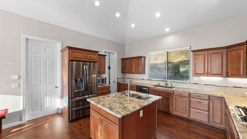 954 Miramar Drive - photo 19