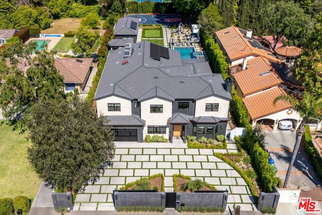 5084 Valjean Avenue, Encino CA: https://media.crmls.org/mediaz/d5524627-2ad0-40de-bef7-bbdd06c685f5.jpg