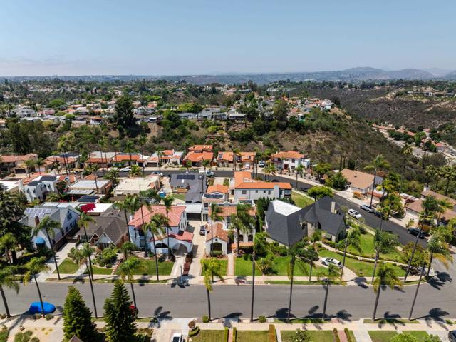 4374 Adams Ave, San Diego CA: https://media.crmls.org/mediaz/d5532a51-d329-40dc-98c3-99f81bed0694.jpg